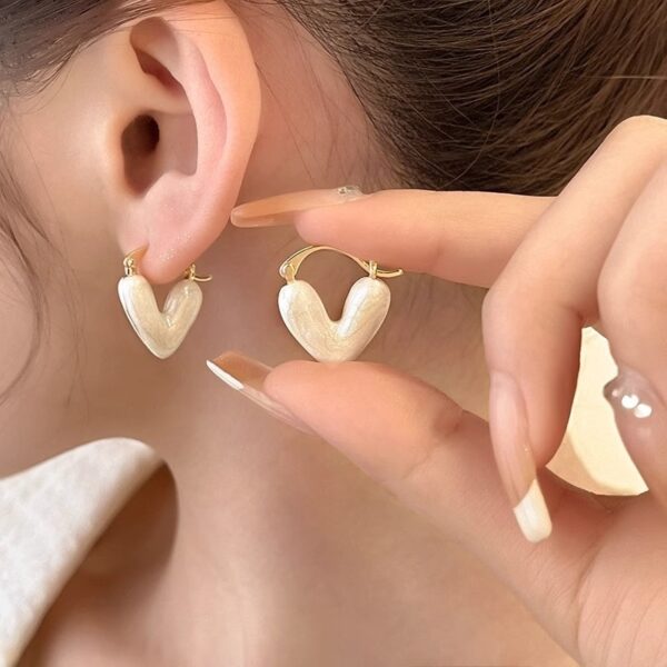 Boucles d'oreilles en forme de cœur – Image 8